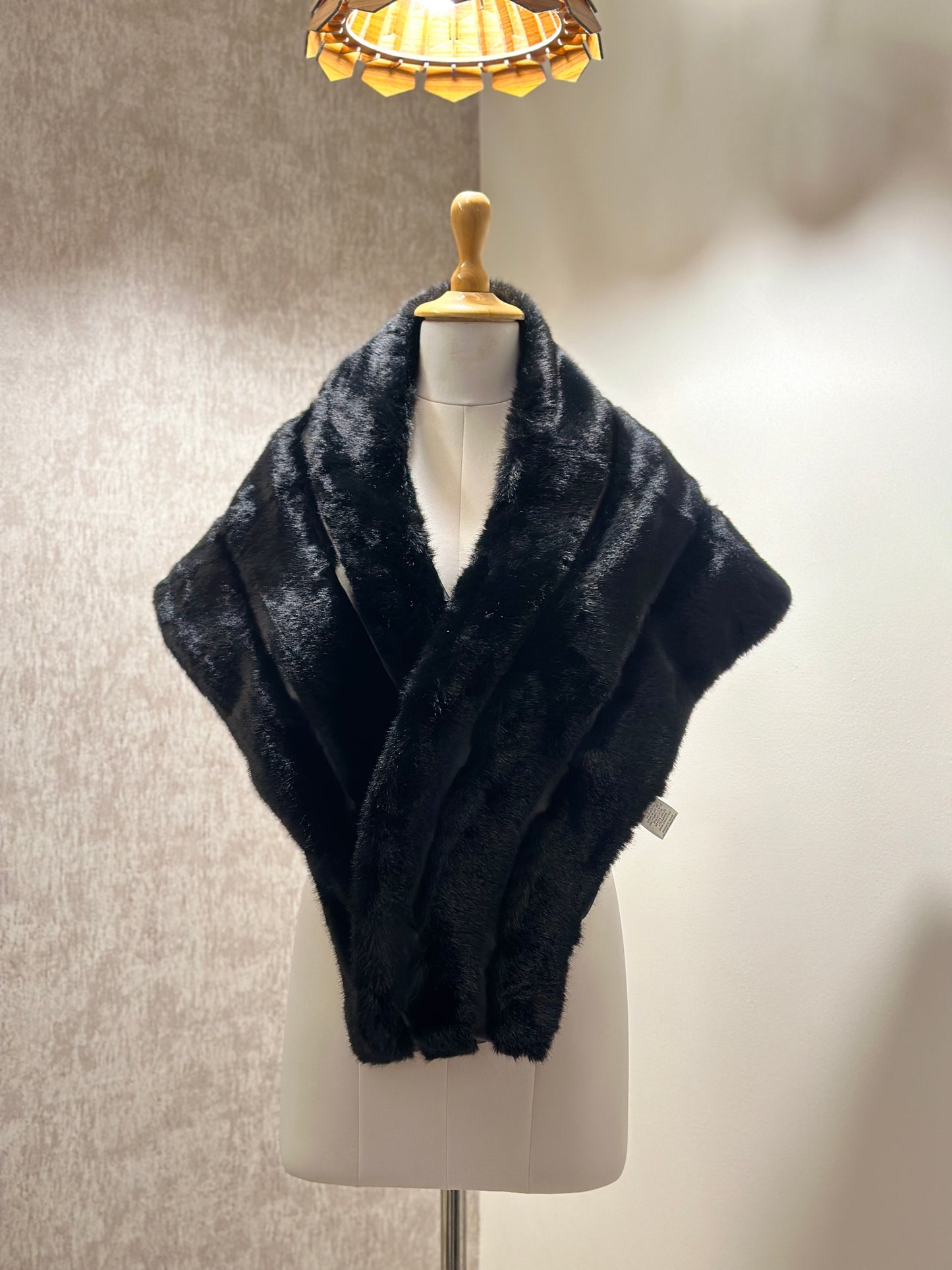 Faux fur stole: 2 colours